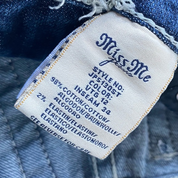 Miss Me Studded Distressed Jeans - Picture 9 of 9